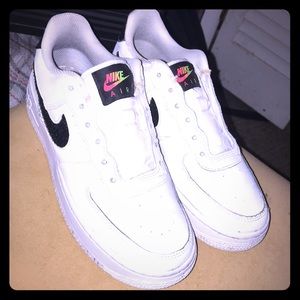 Nike Air Force 1 LV8 3 Sneakers.